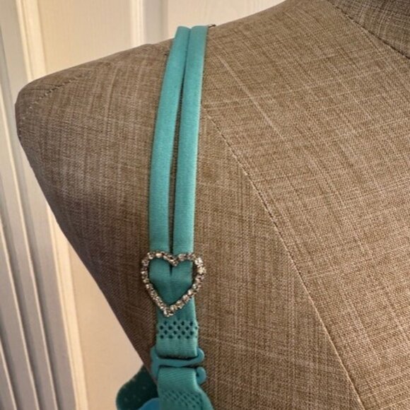 Victoria Secret very sexy push up bra 38C - Picture 2 of 5